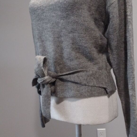 NWT WAYF Sweater  - Picture 6 of 9